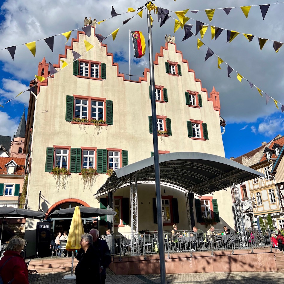 10__oppenheim_marktplatz_rathaus