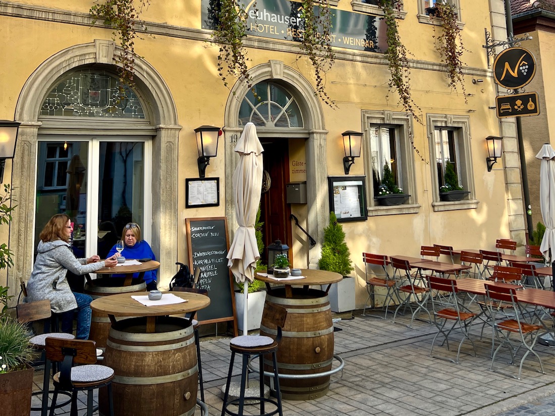 10_volkach_weinstube