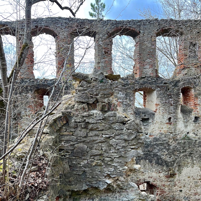 15_donau_ries_burgruine hochhaus