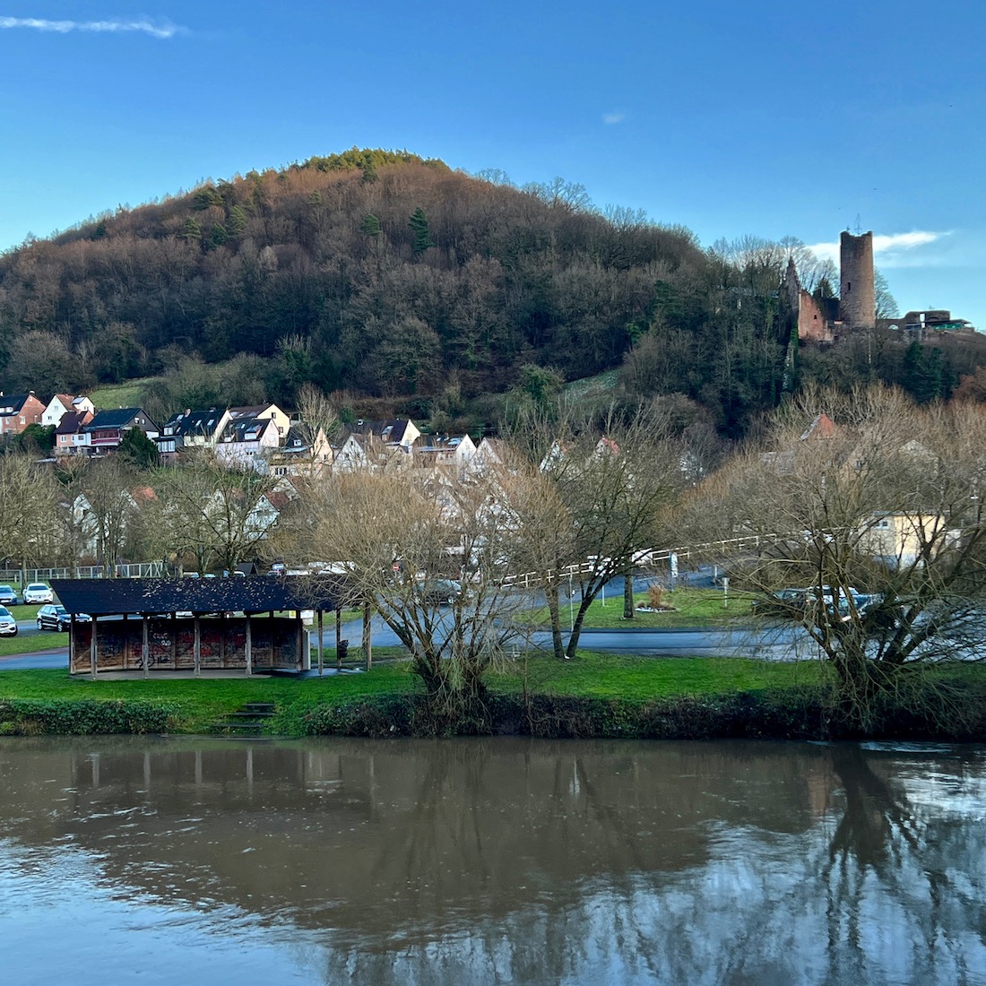 17_gemuenden_am_main_parkplatz lindenwiese