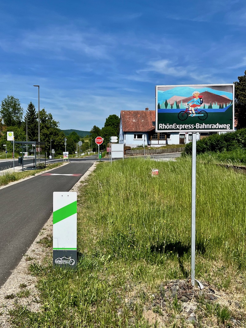 23_rhoenexpress_bahnradweg