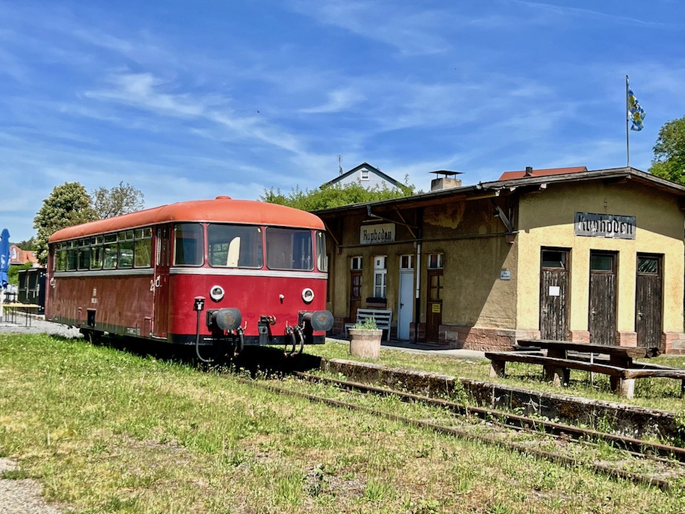 25_rhoenexpress_bahnradweg