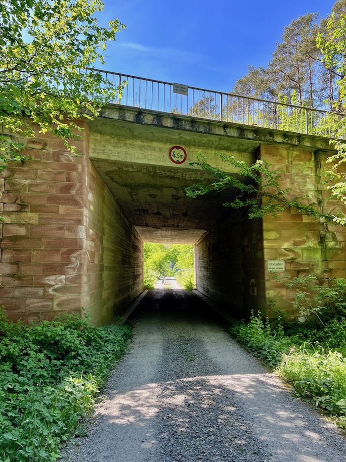 27_rhoenexpress_bahnradweg