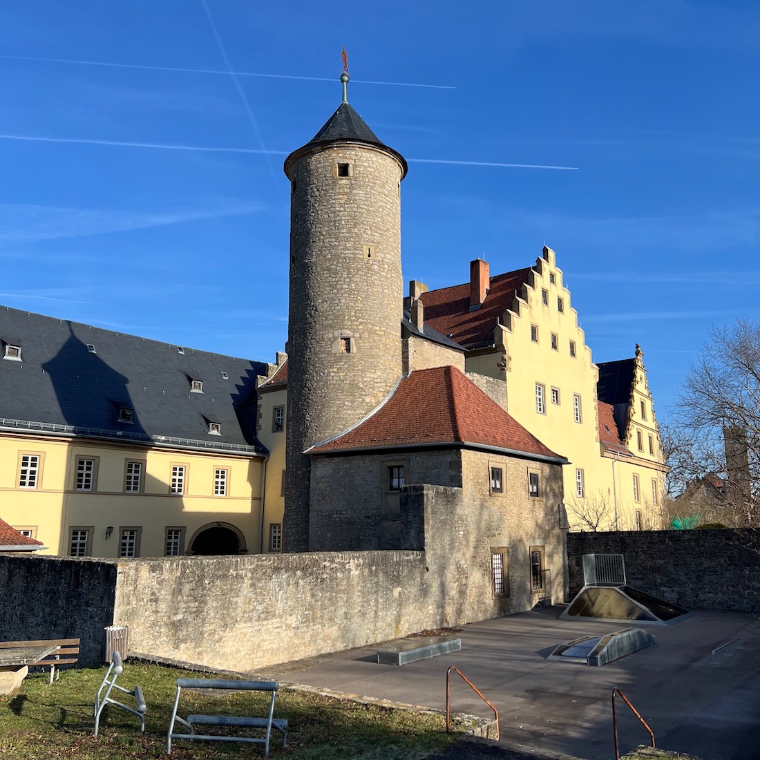 2_Schloss_Aub