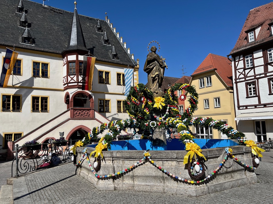 9_volkach_marktplatz