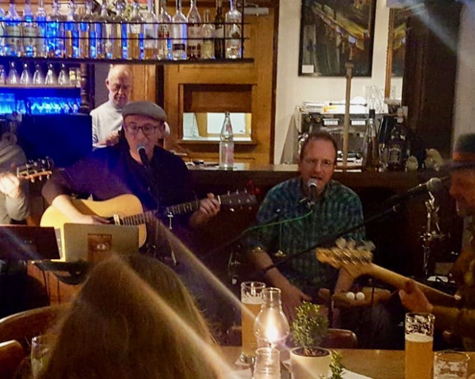 Amely Day in der Brasserie Kirsch